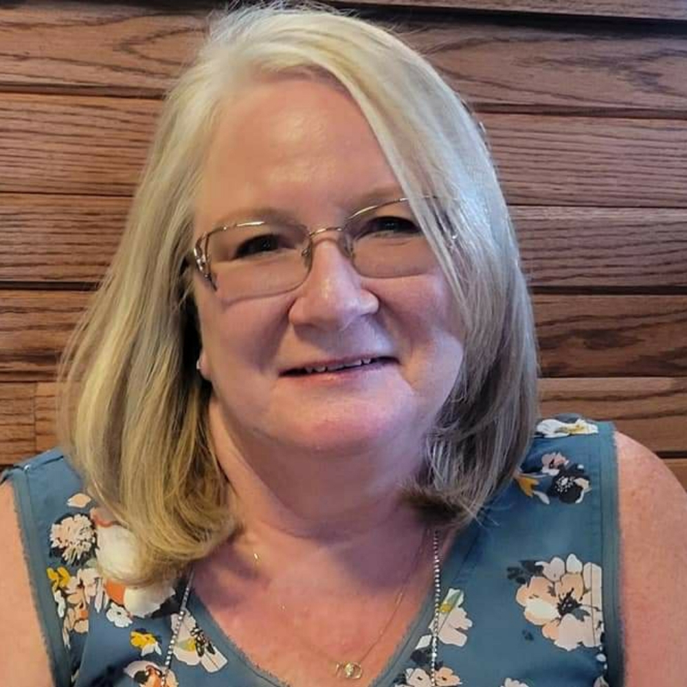 Meet your Posher, Holly